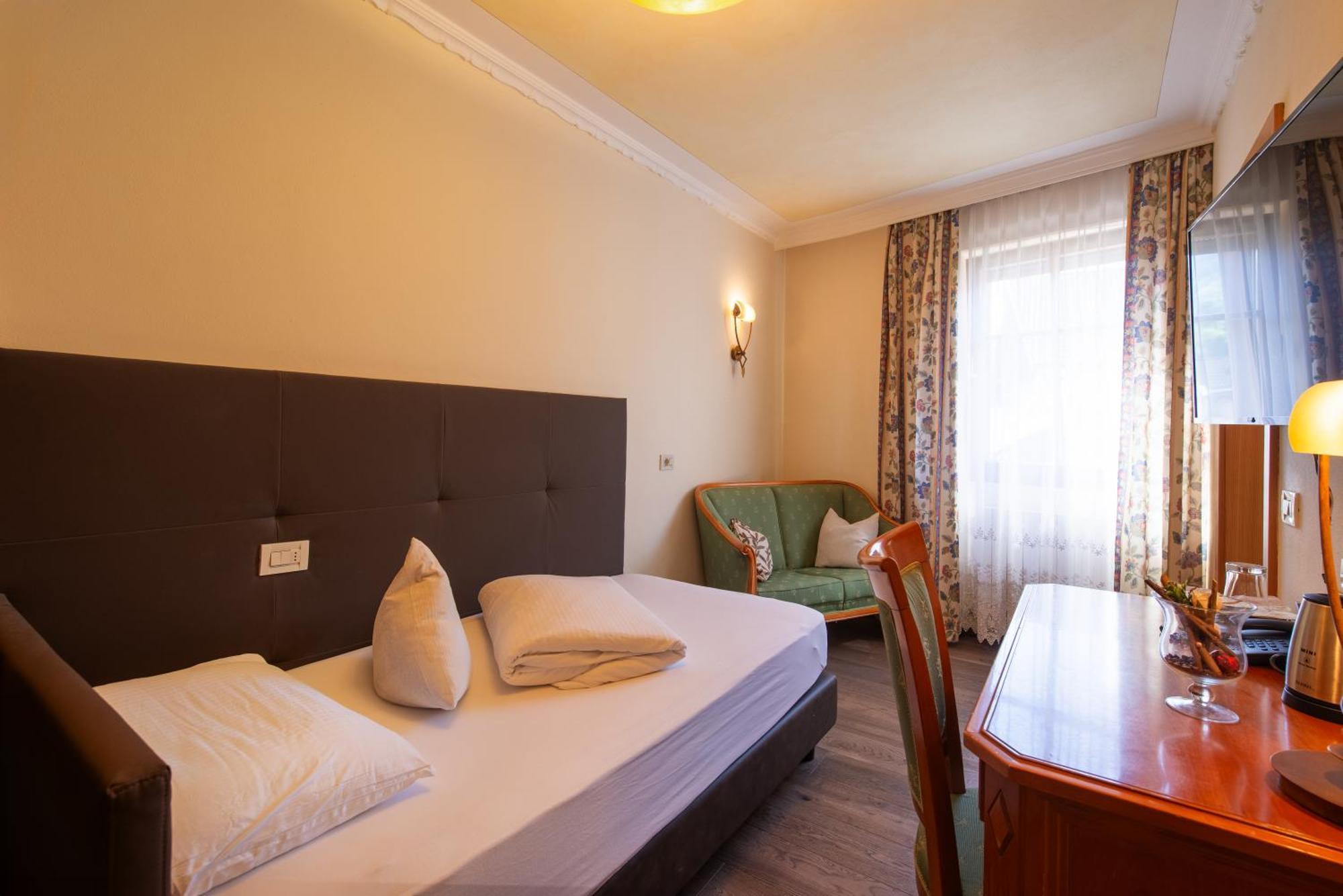 Hotel Engel ズルデルノ エクステリア 写真