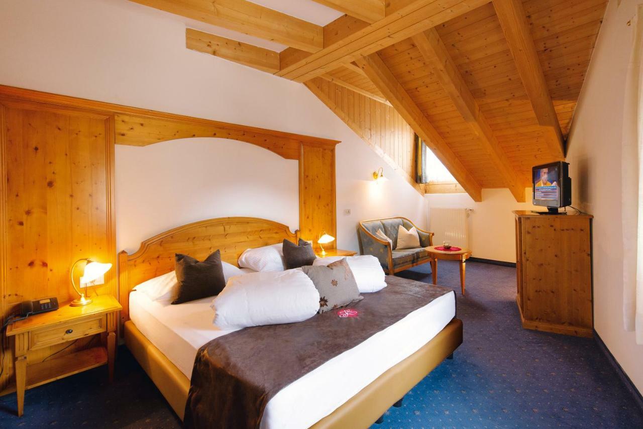 Hotel Engel ズルデルノ エクステリア 写真