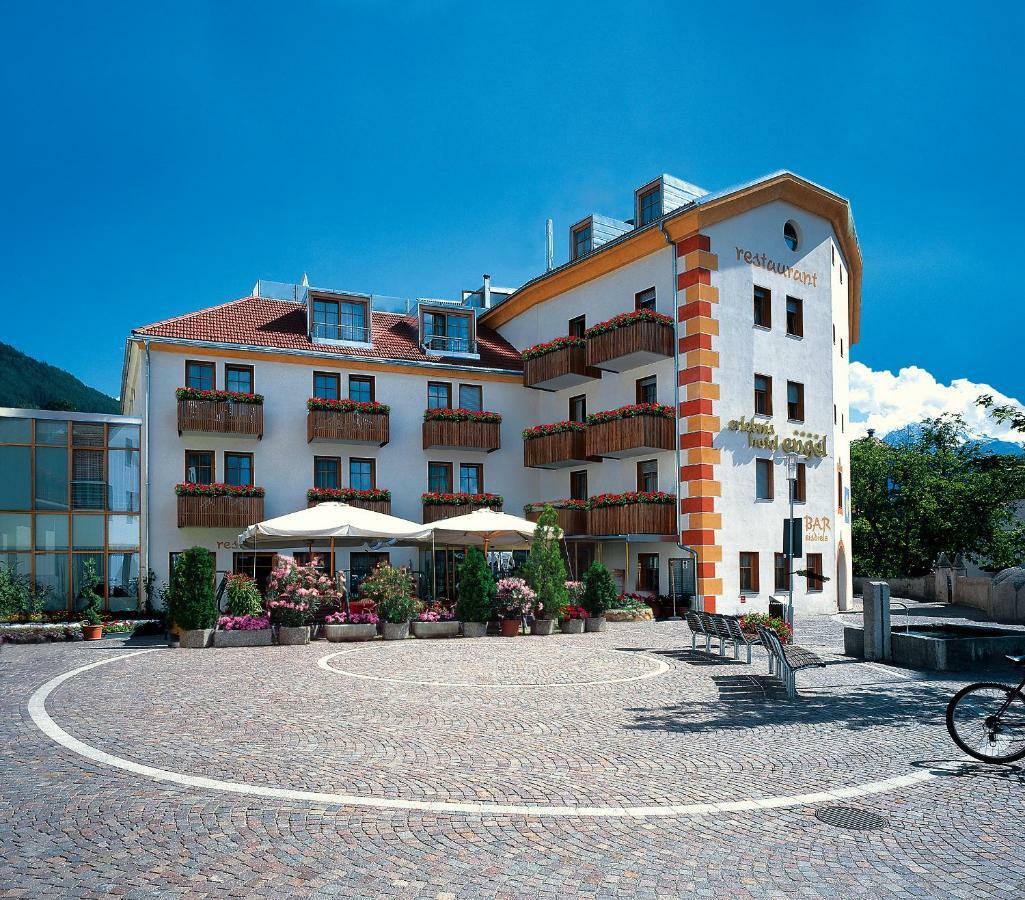 Hotel Engel ズルデルノ エクステリア 写真